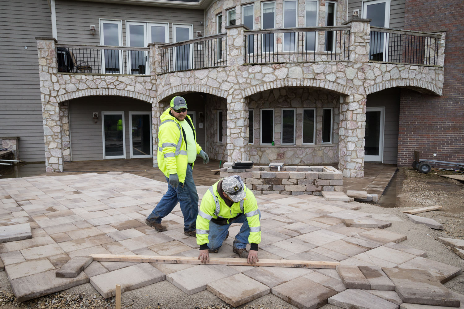 elite-lawn-care-170404-130802