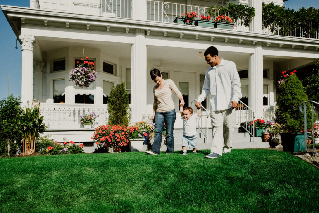 family-enjoying-front-yard-2-1024x683.jpg