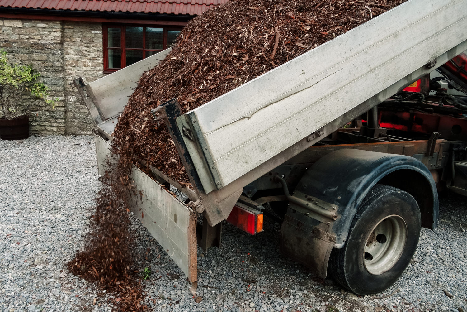 mulch-delivery-service.jpg