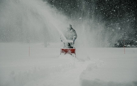 elite-lawn-care-140205-124558-450px-web-qaj5uulmp6r04vq3ef2re8vt8o51qe33pfg0kzufzu