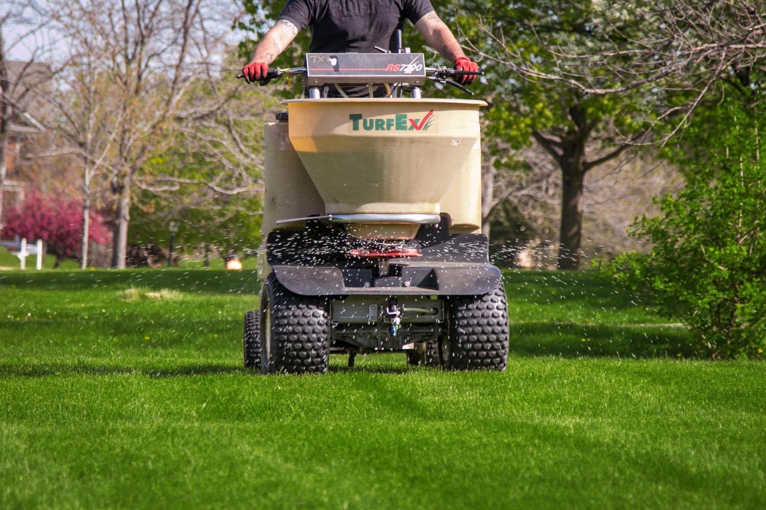 Elite Lawn Care - Lawn Fertilizer Service - Property Maintenance Services