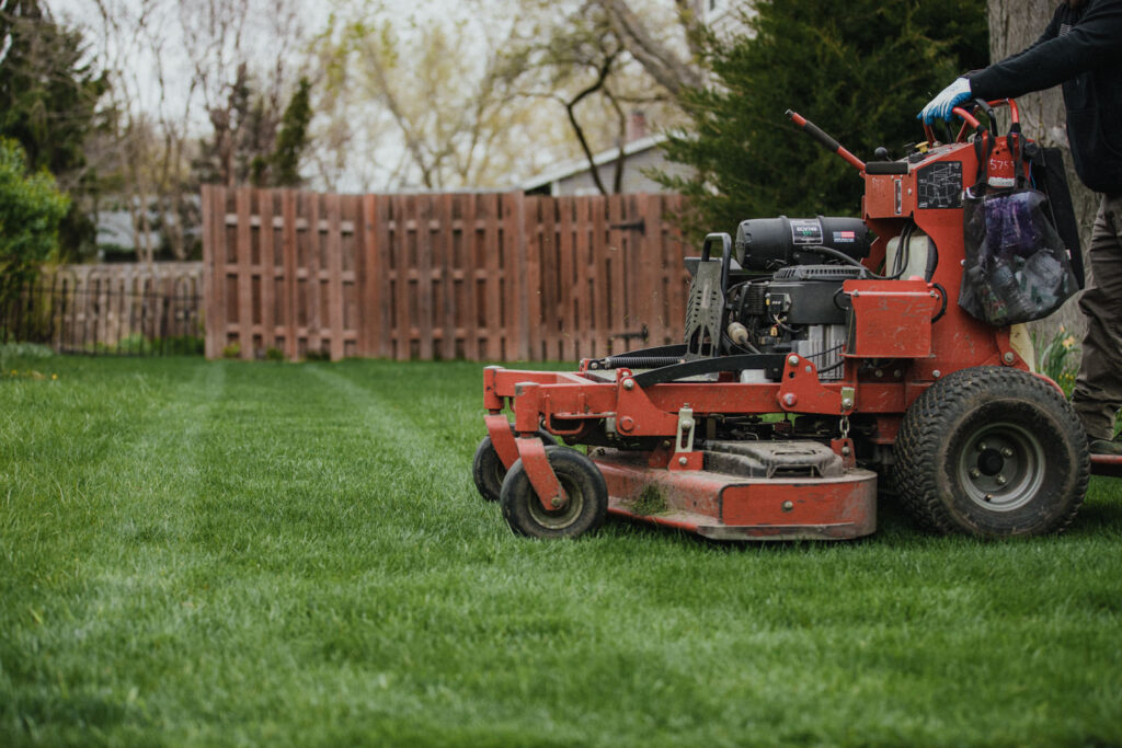 Elite Lawn Care - Lawn Service Company In Illinois