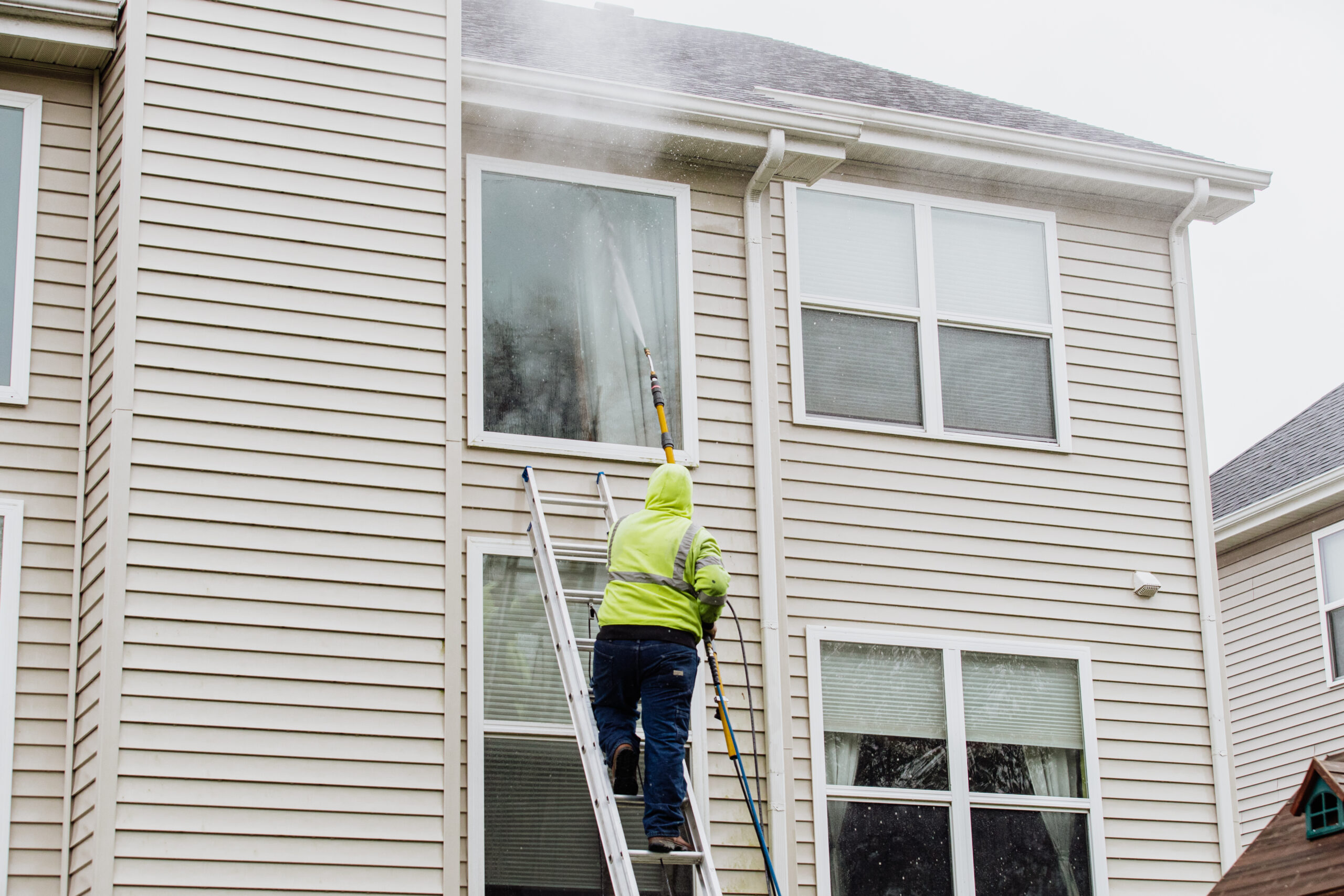 pressure washing company and power washing services in IL